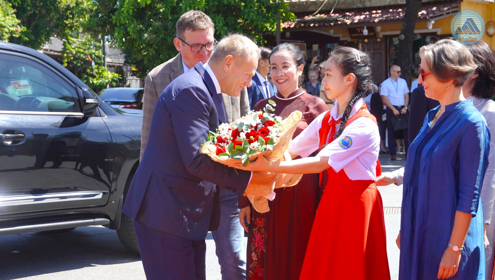 📸 Thủ tướng Cộng hòa Ba Lan Donald Tusk tham quan phố cổ Hội An