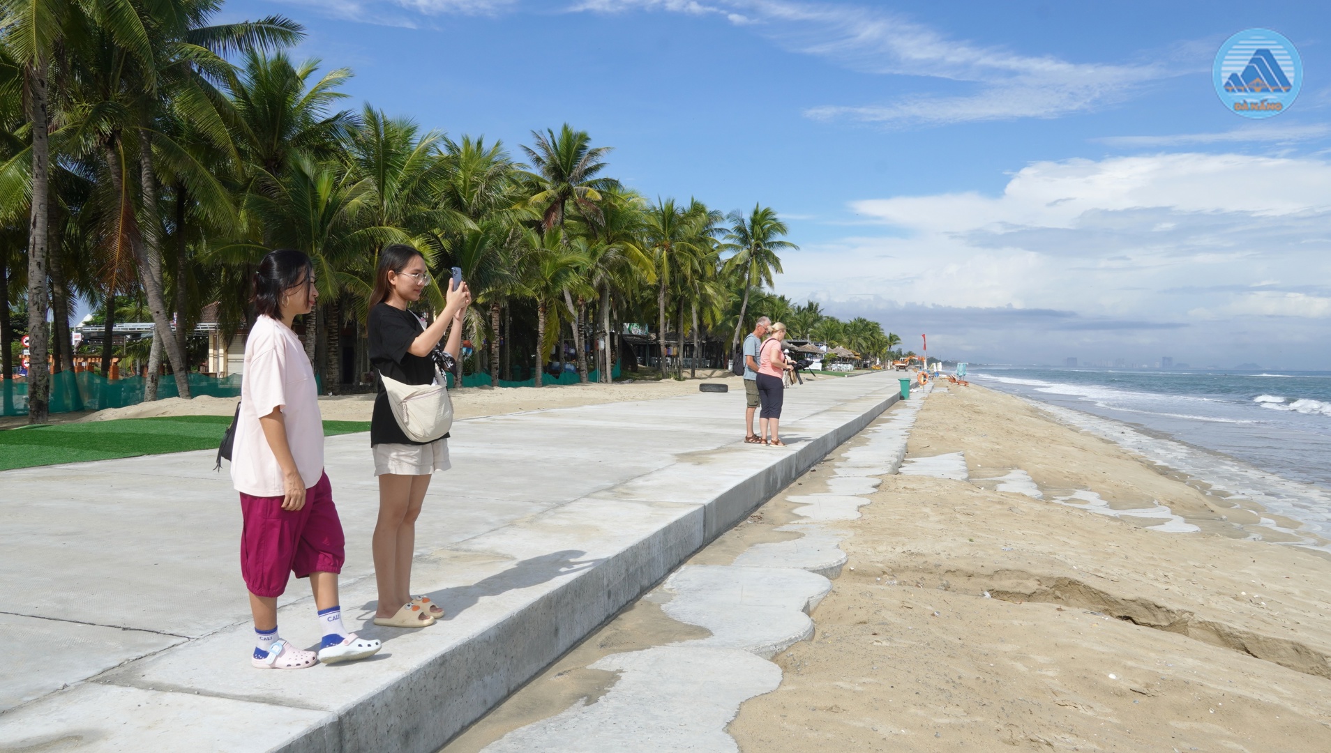 Biển Cửa Đại chờ khách trở lại
